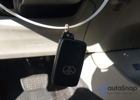 2013 Toyota Prius Two z USA, uszkodzony, nr VIN JTDKN3DU2D1628635